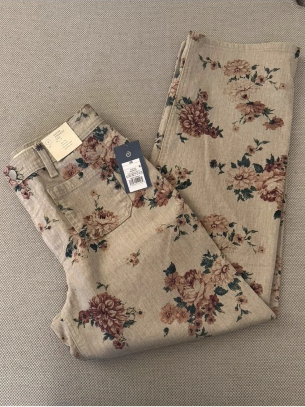 Universal Thread Beige Floral Straight-Leg Jeans